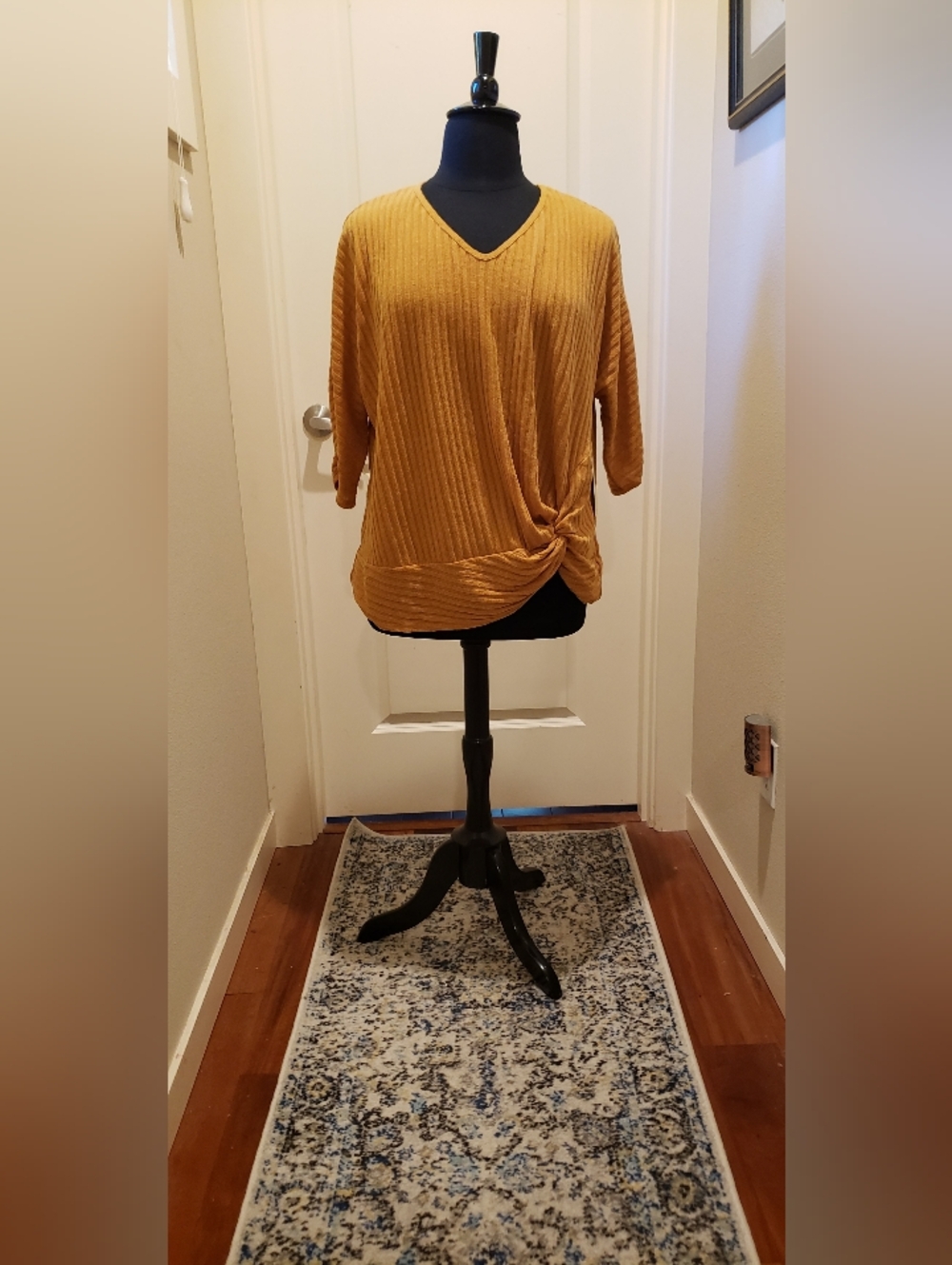 PerSeption Woman Ribbed V-Neck Twist-Hem Tunic Top - Mustard